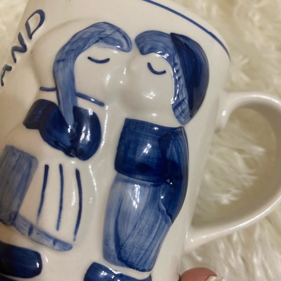 BLUE Delft Deco Hand painted Holland Porcelain cup kissing Dutch couple. - Picture 8 of 9